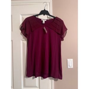 White House Black Market Tee SIZE L